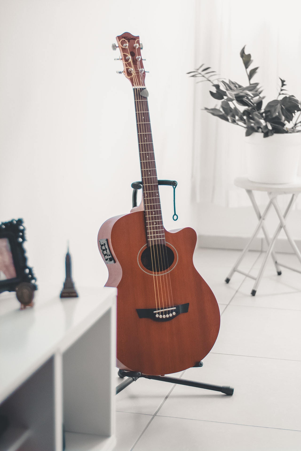 Yamaha C40 guitar